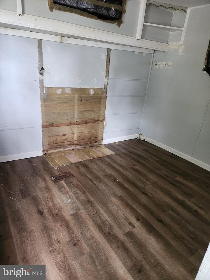 511 N Western Ave - Photo 5 of 7