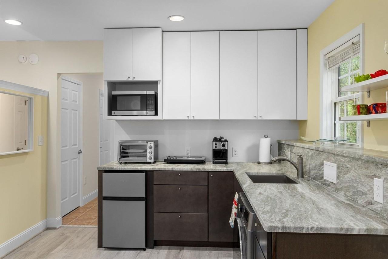 327 Silverberry Ct Unit B #B - Photo 3 of 16