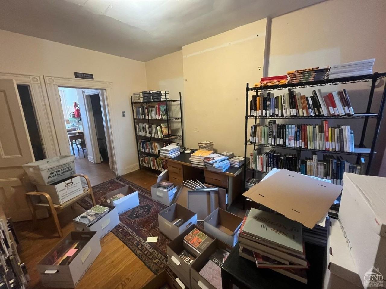 518 Warren St - Photo 4 of 8