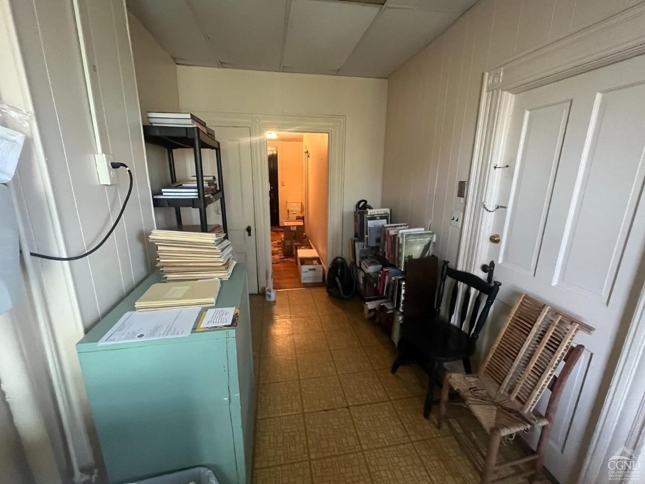 518 Warren St - Photo 6 of 8