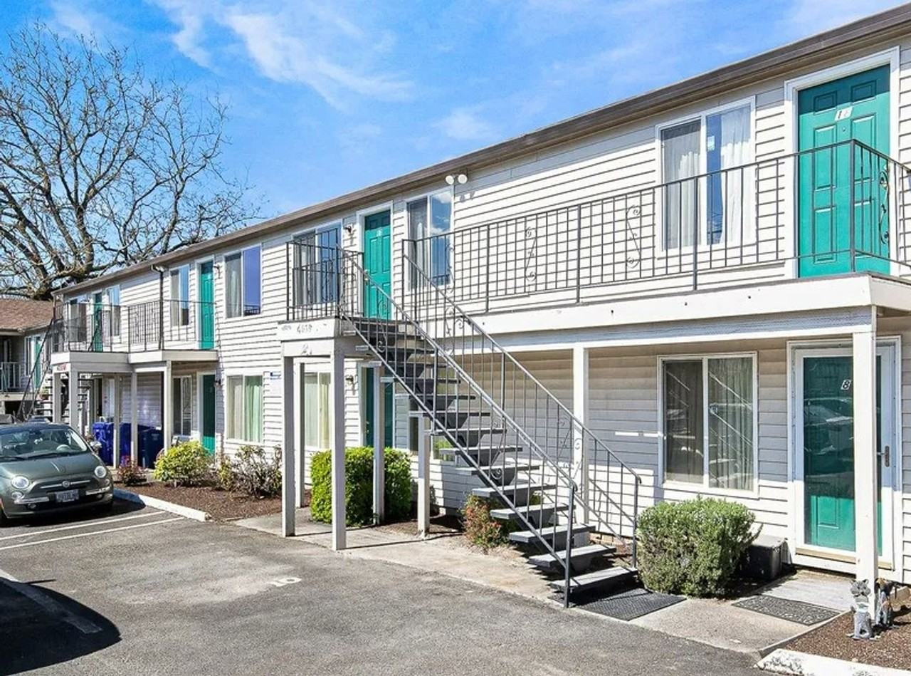 Chelsea Manor Apartments - Photo 4 of 50