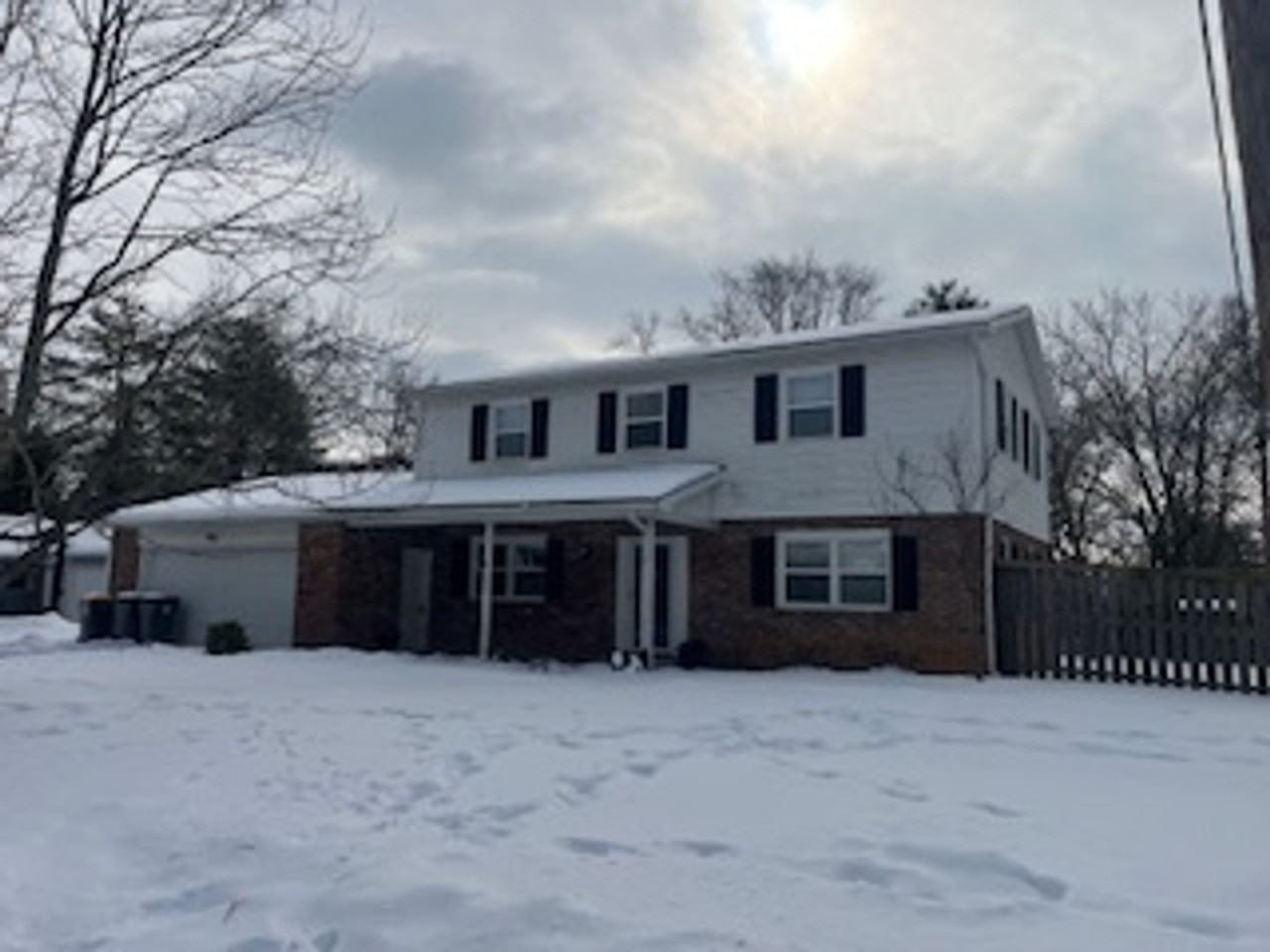 2212 E Queens Way - Photo 2 of 34