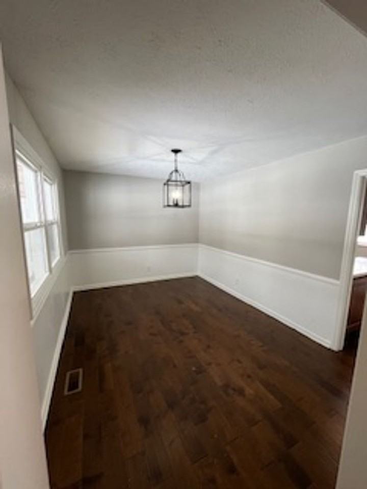 2212 E Queens Way - Photo 4 of 27