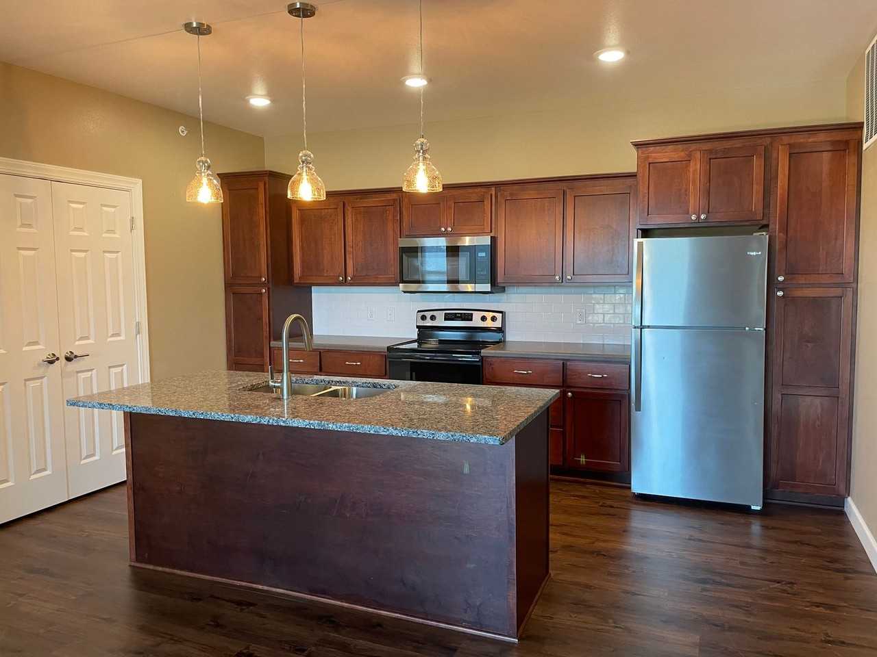 Brand New - Photo 3 of 50