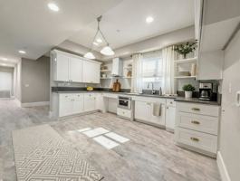 featured image of 1212 W 37th Dr