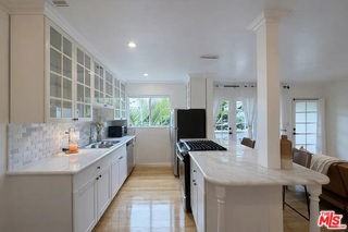 1033 20th St - Photo 3 of 8