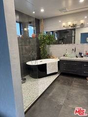 7621 Stetson Ave - Photo 6 of 8