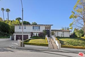 featured image of 16541 Park Lane Cir