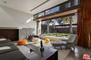 615 Woodlawn Ave - Photo 6 of 8