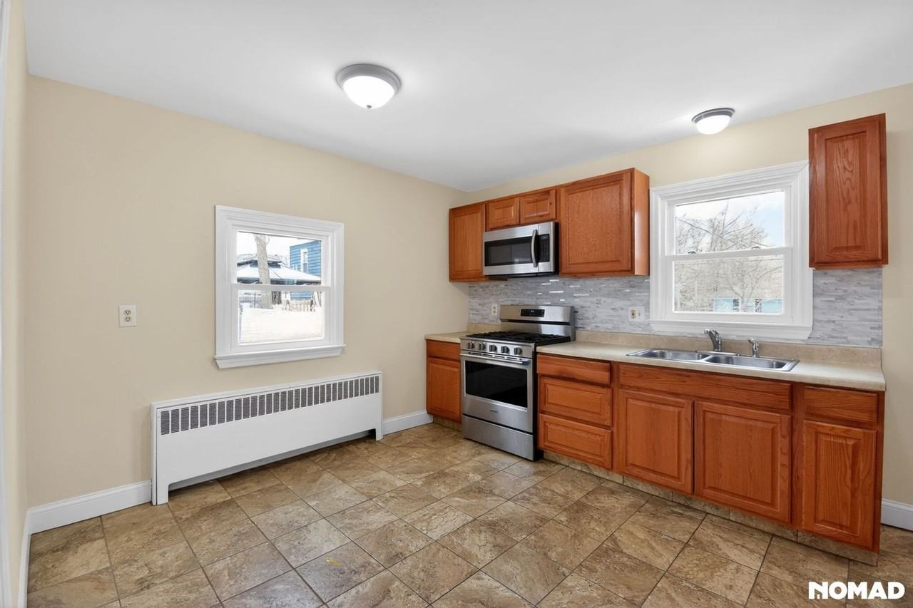 1966 South St - Photo 6 of 32