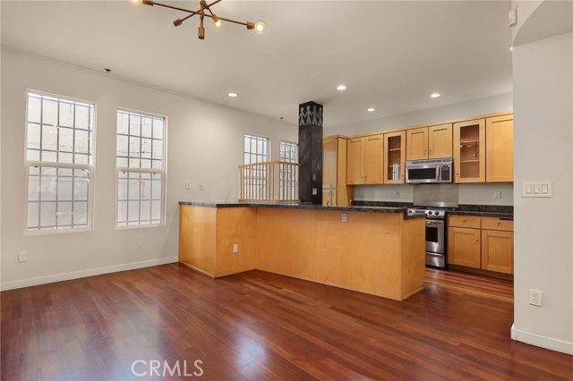 3946 Carpenter Ave #F - Photo 5 of 8