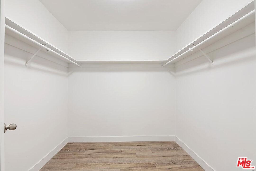 11555 Duque Dr - Photo 3 of 8