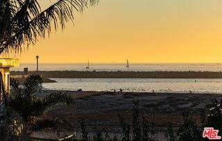 5317 Pacific Ave - Photo 2 of 8