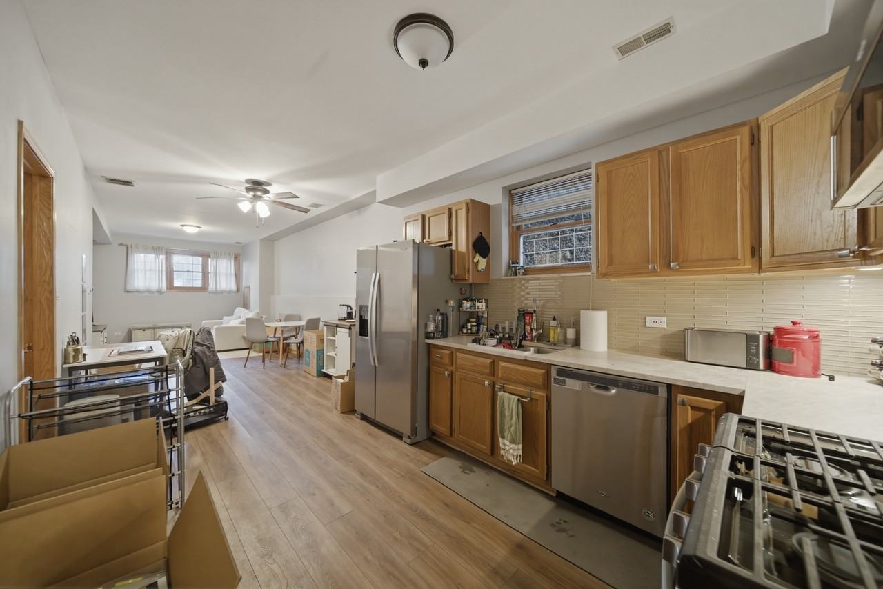 844 N Wood St #G - Photo 5 of 11