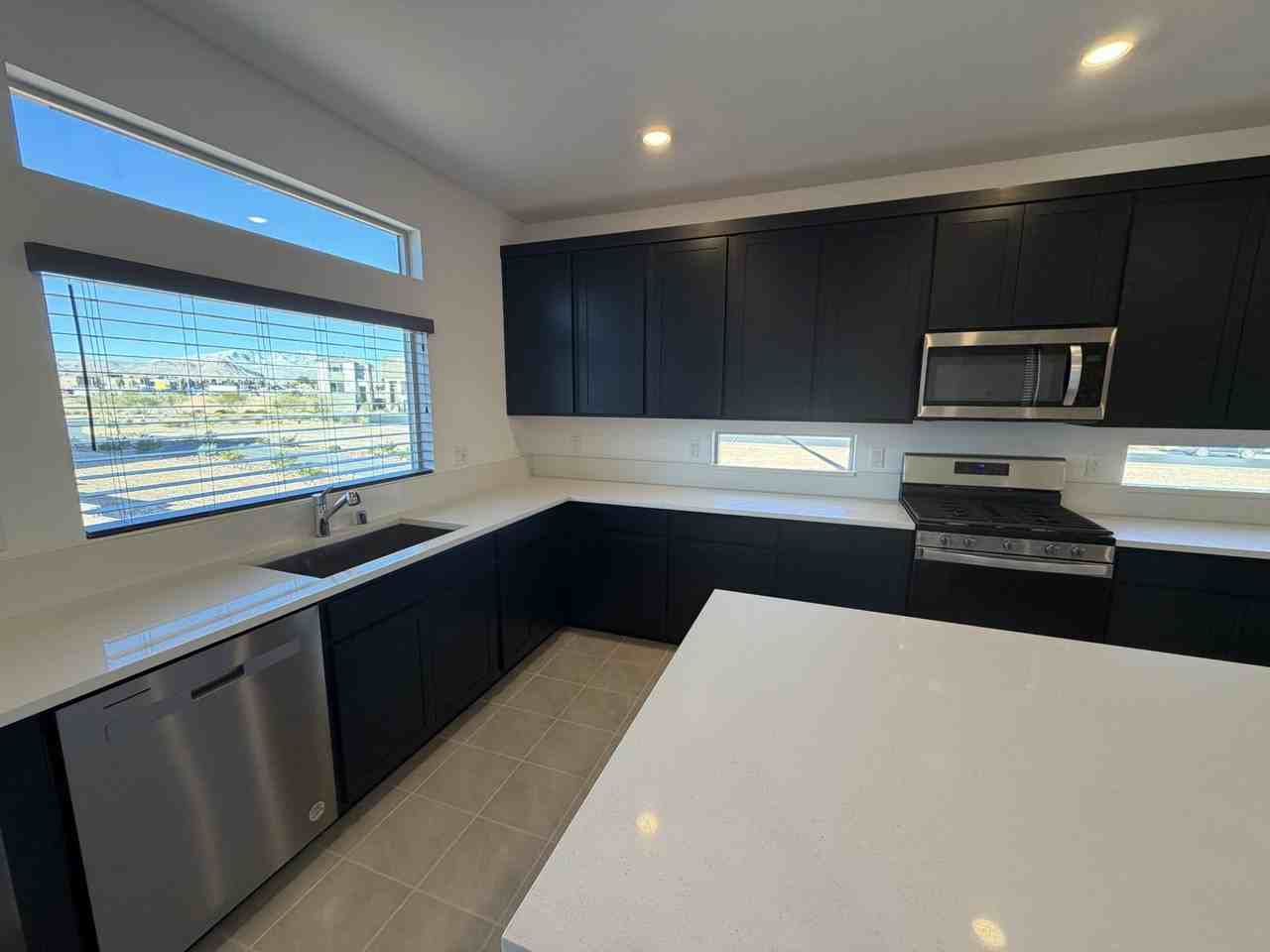 5899 Gossamer Stone Ct - Photo 3 of 40