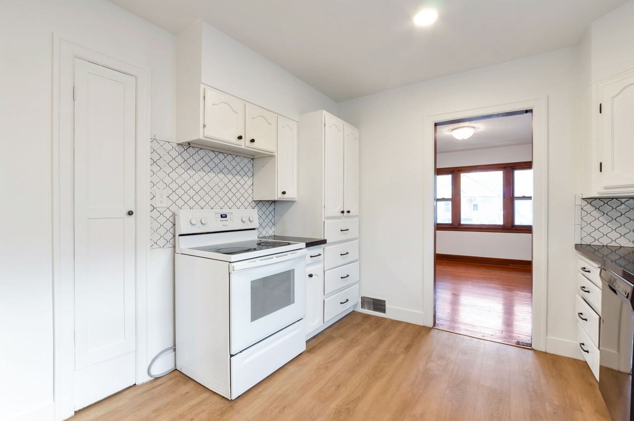 456 17th St - Photo 4 of 19