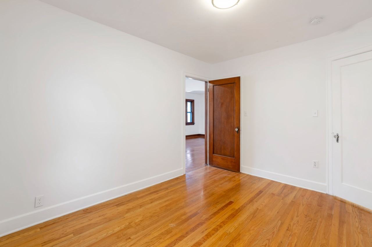 456 17th St - Photo 6 of 19