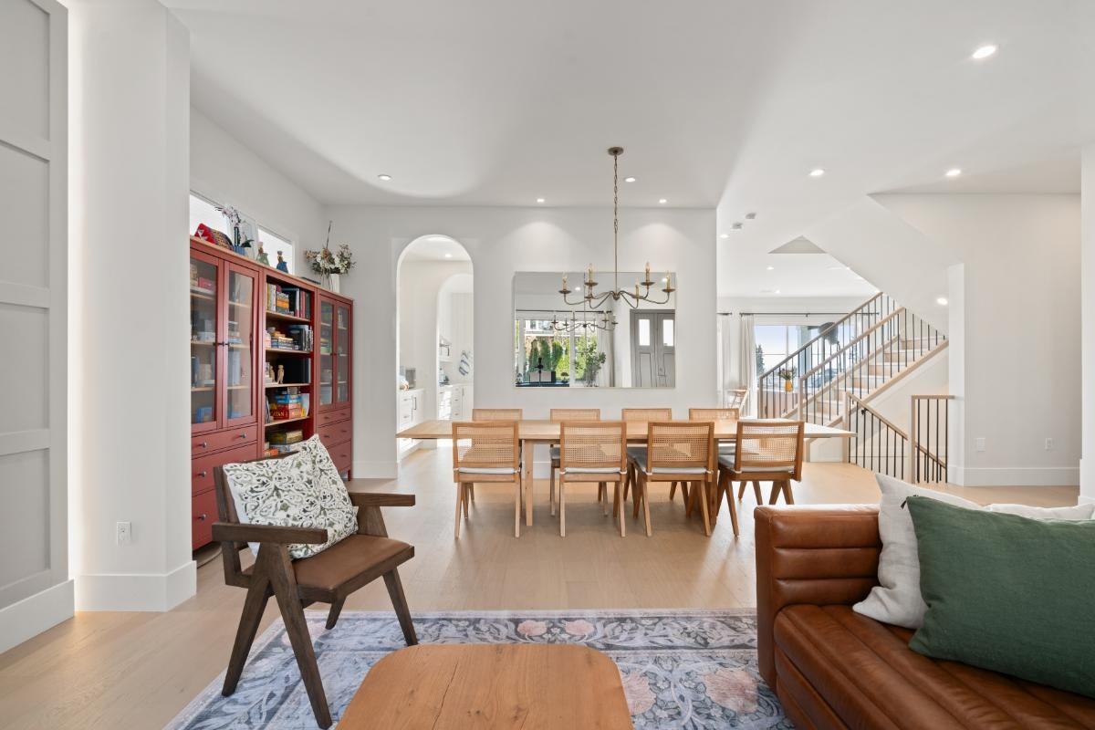 829 7th Street East - Photo 6 of 32