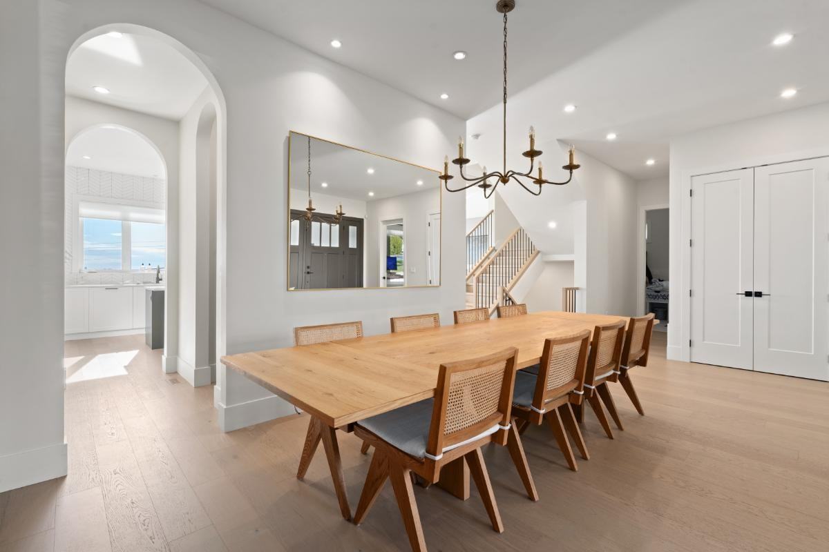 829 7th Street East - Photo 7 of 32