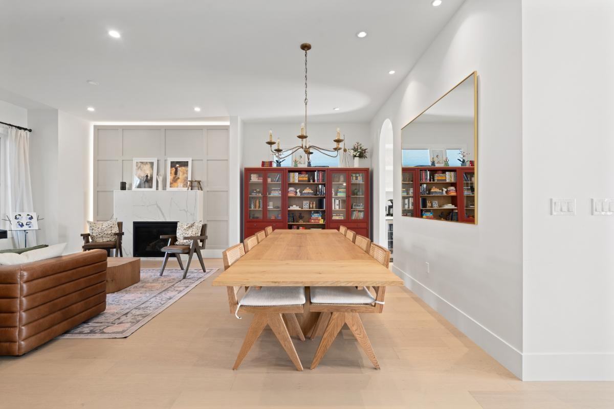 829 7th Street East - Photo 4 of 32