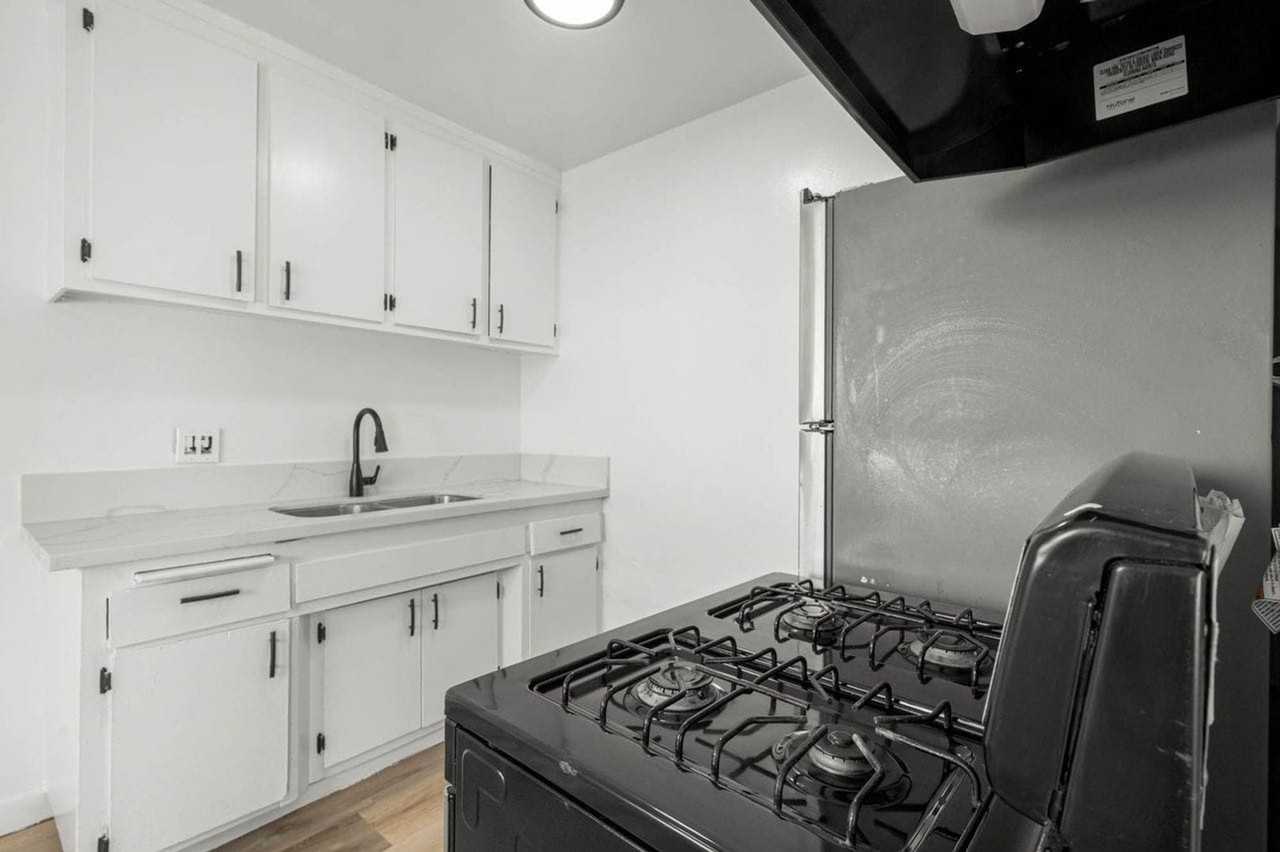 634 W. 92nd Street - Photo 5 of 35