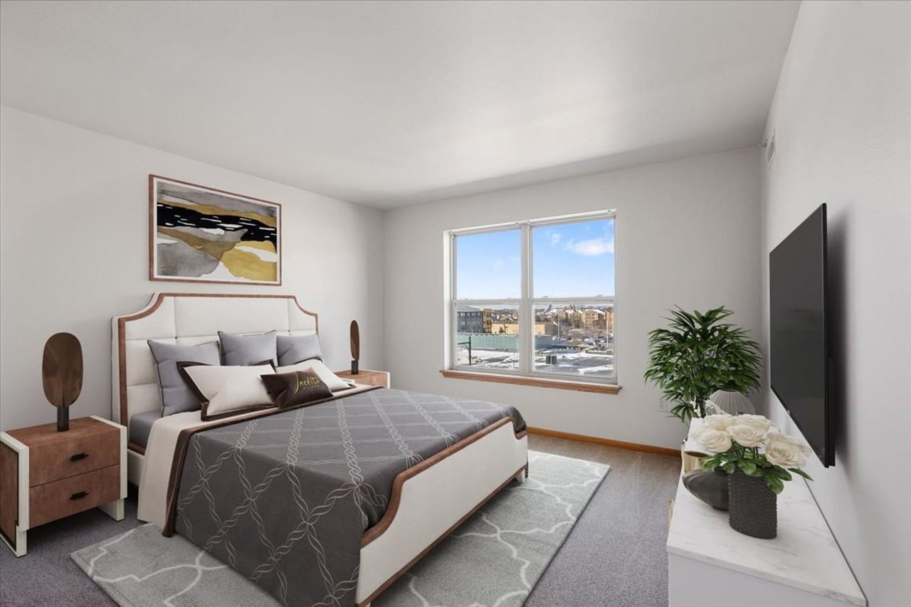 Six Points Apartments - Photo 7 of 38