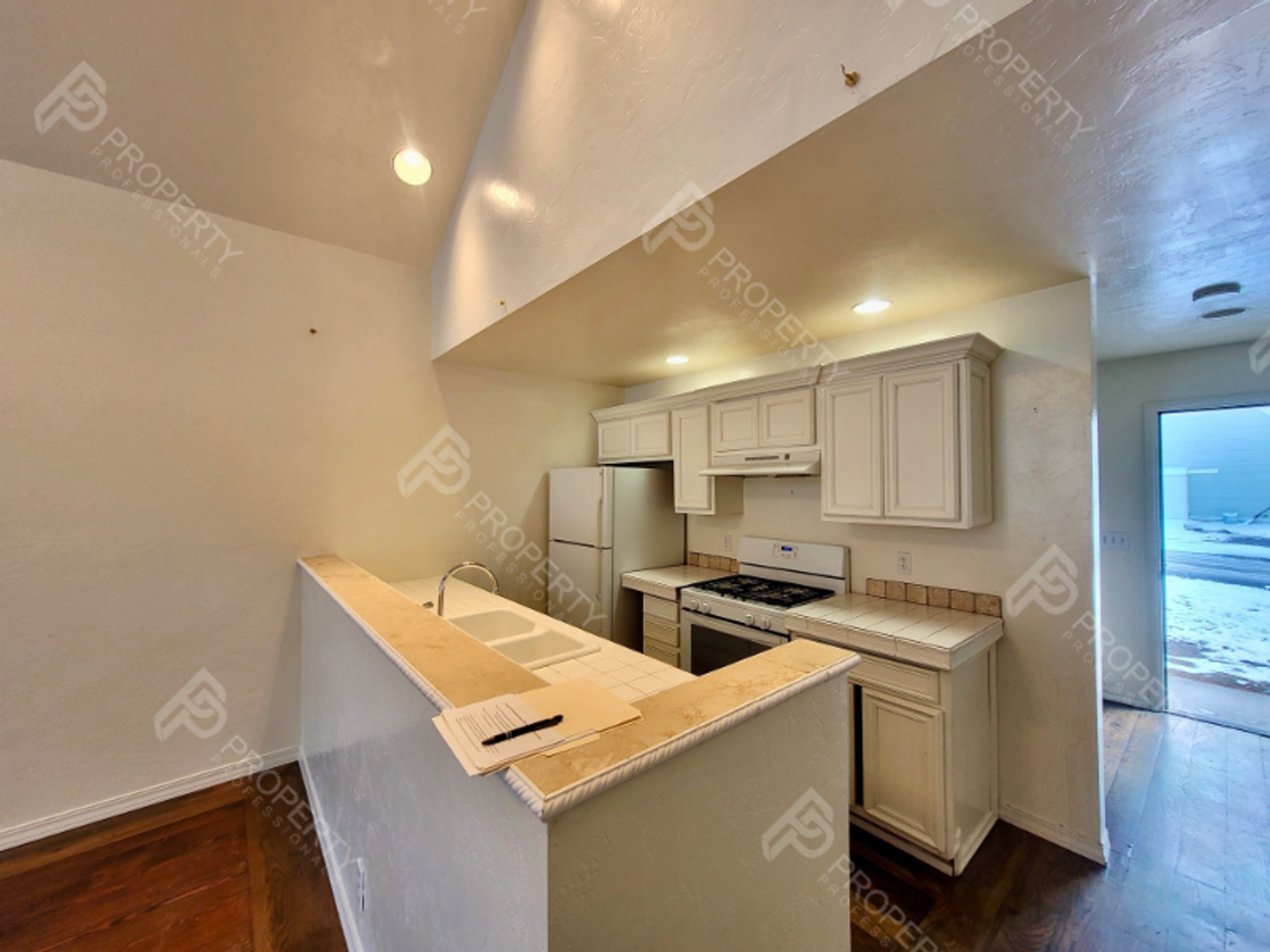 1768 Stockton Rd - Photo 4 of 17