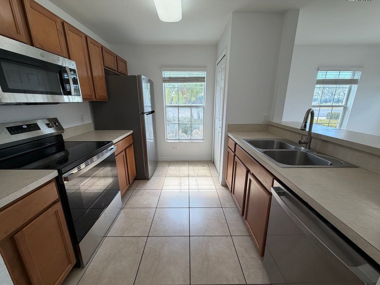 9101 Gervais Cir - Photo 5 of 24