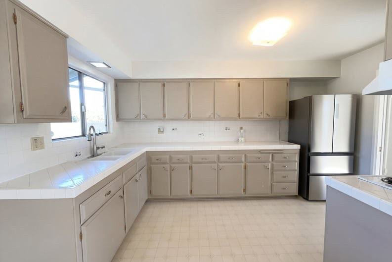 25810 Coombe Hill Dr - Photo 3 of 17