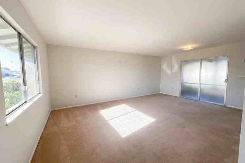 25810 Coombe Hill Dr - Photo 6 of 17