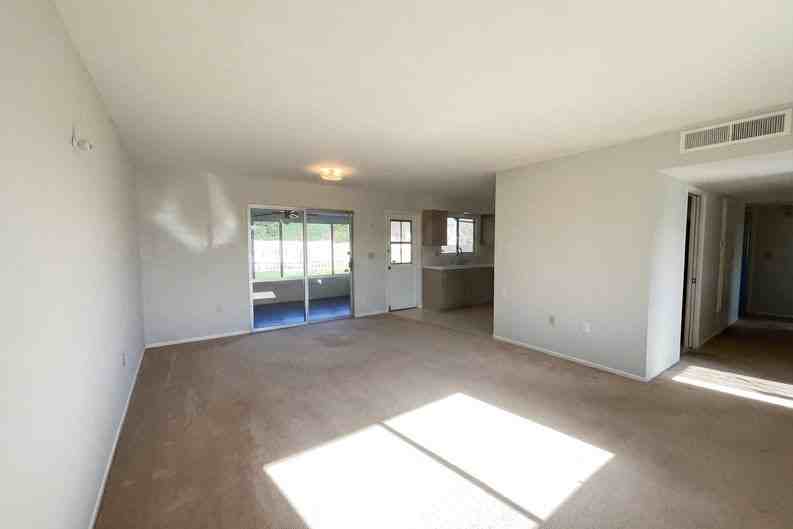 25810 Coombe Hill Dr - Photo 4 of 17