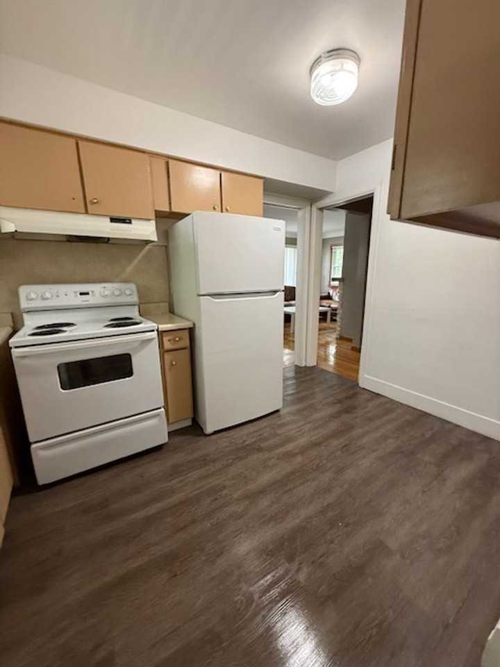 1000 Woodlawn Ave - Photo 2 of 11