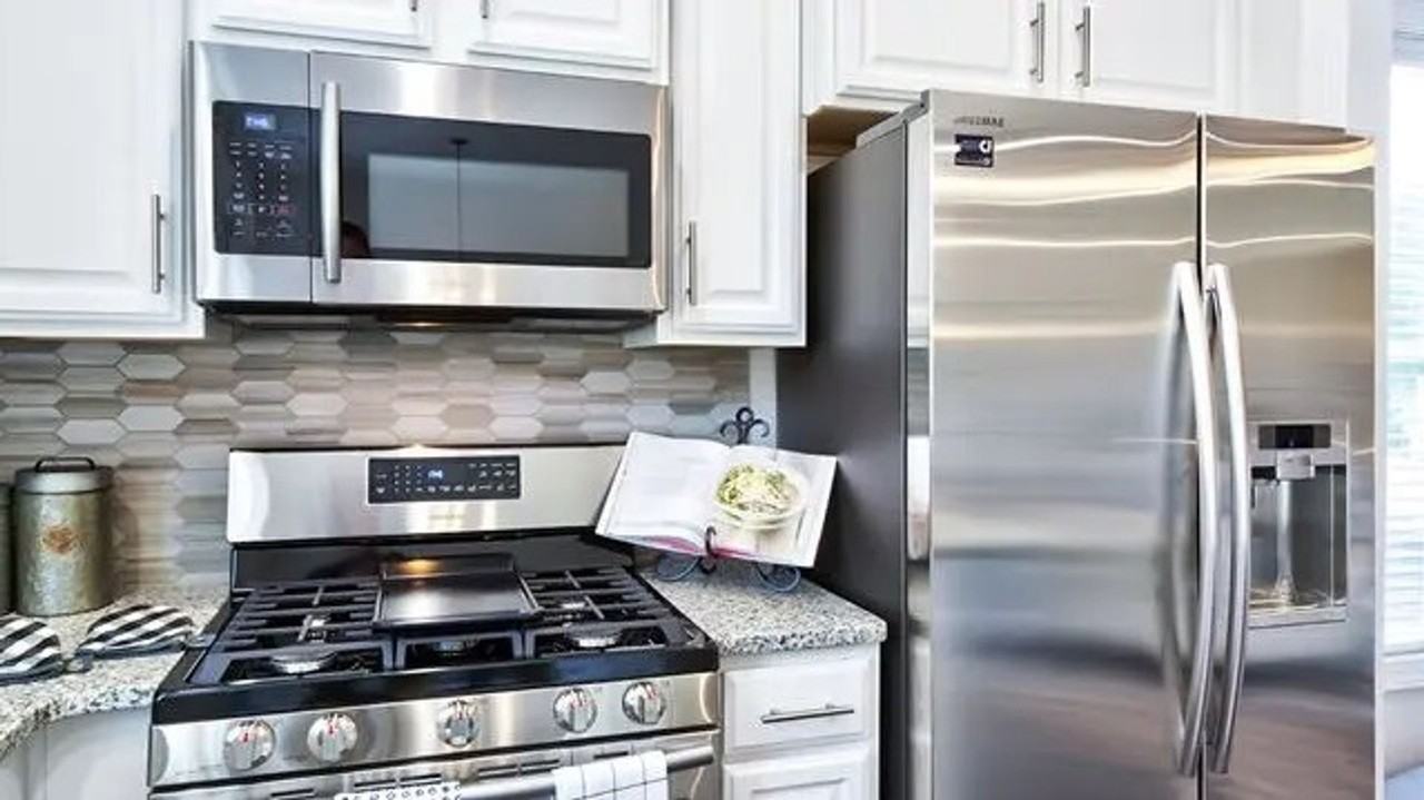 3805 Yorkshire Pl - Photo 4 of 23