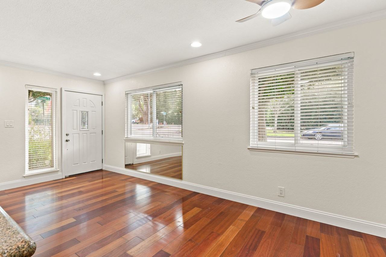 8002 Ensenada Dr - Photo 5 of 34