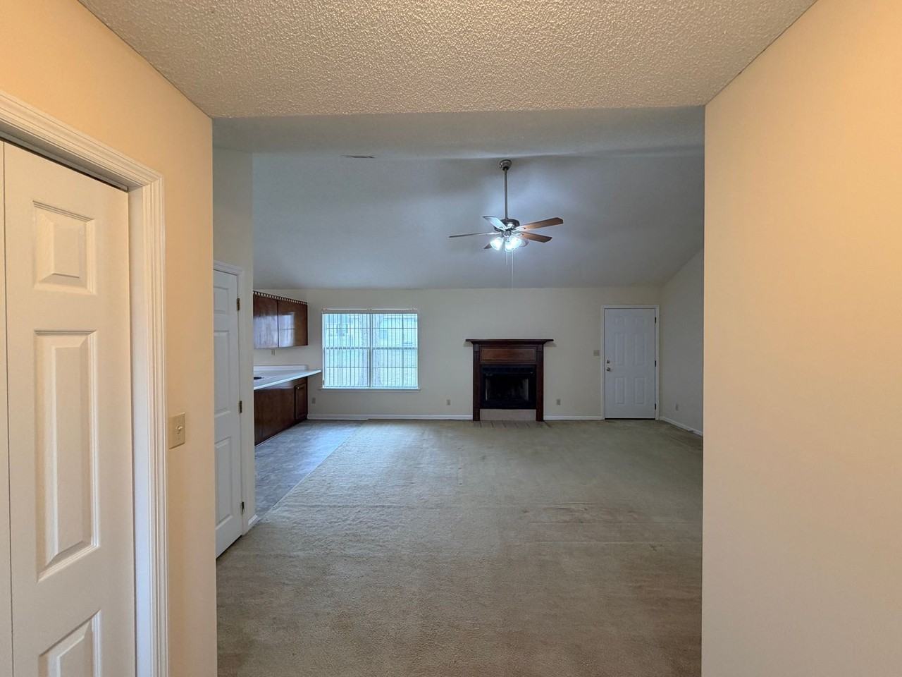 122 Beaver St - Photo 2 of 24