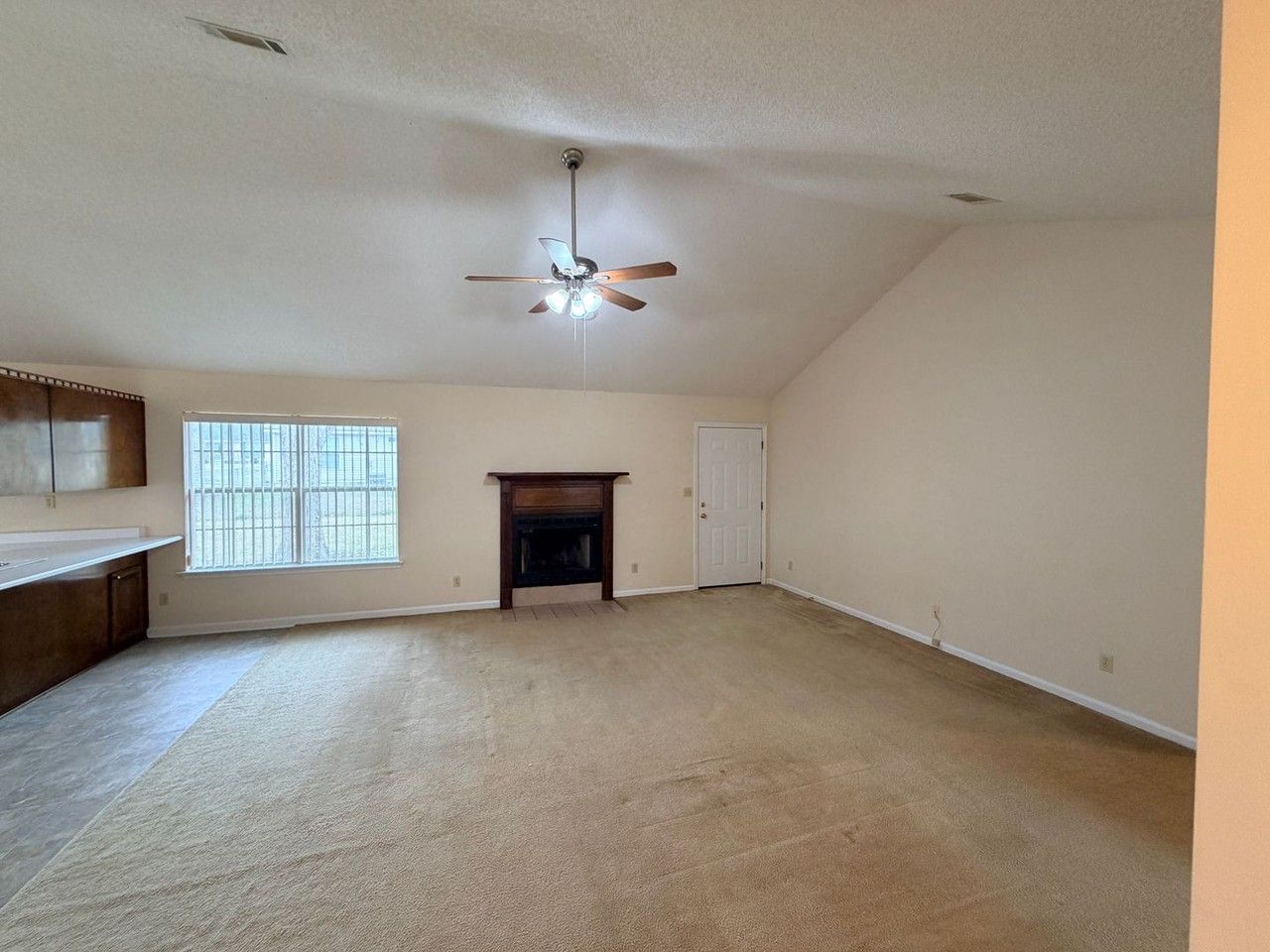 122 Beaver St - Photo 3 of 24