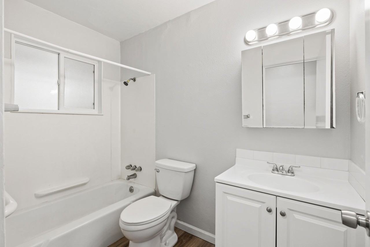 Panorama Manor - Photo 6 of 21