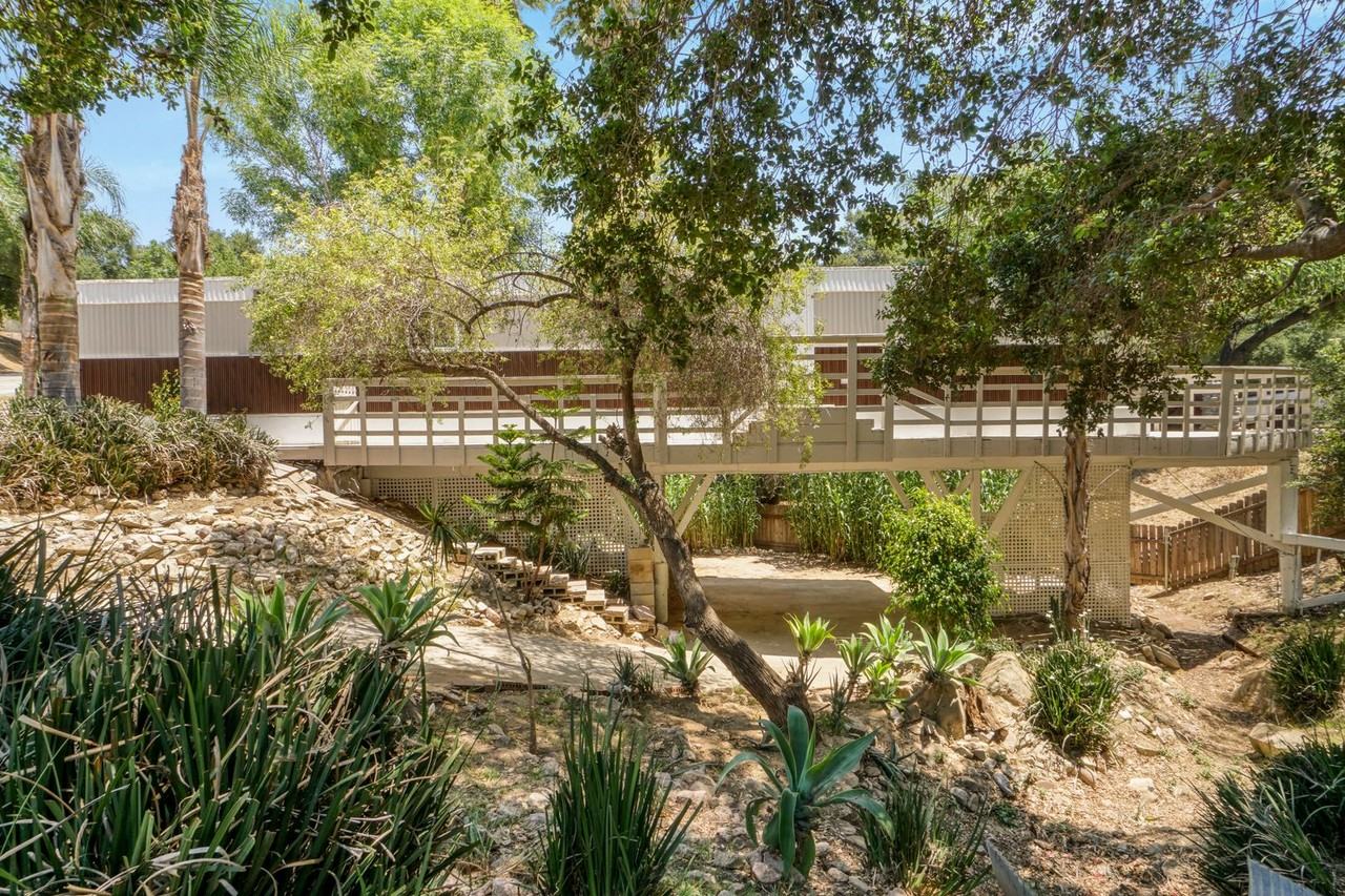 1070 Katherine Rd - Photo 3 of 24