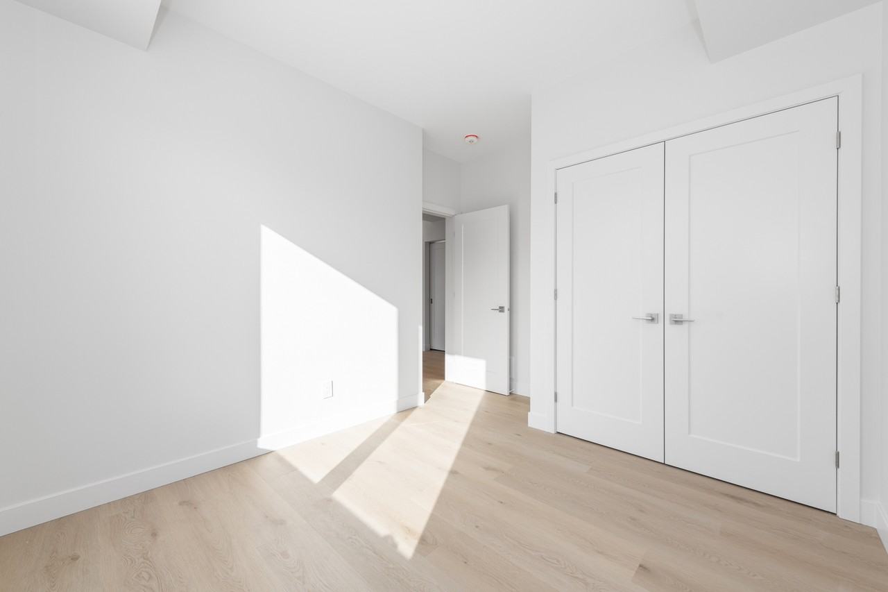 319 Shakespeare Street #1 - Photo 4 of 9