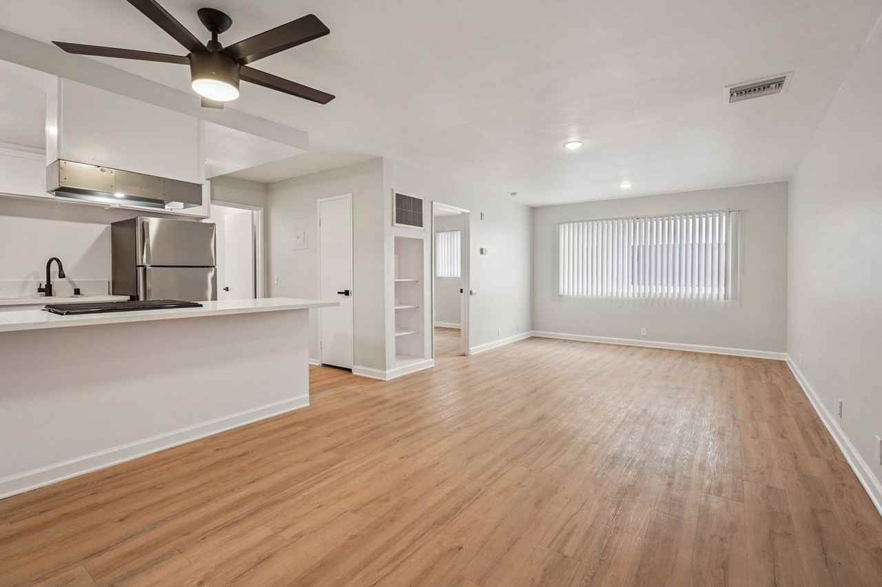 420 Windsor Rd - Photo 7 of 49