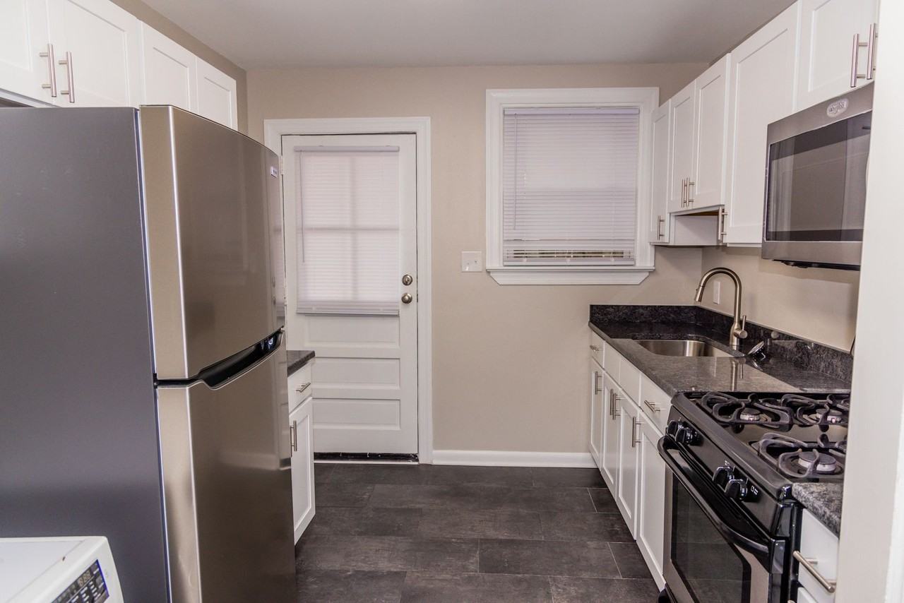 1903 Grayland Ave - Photo 6 of 19