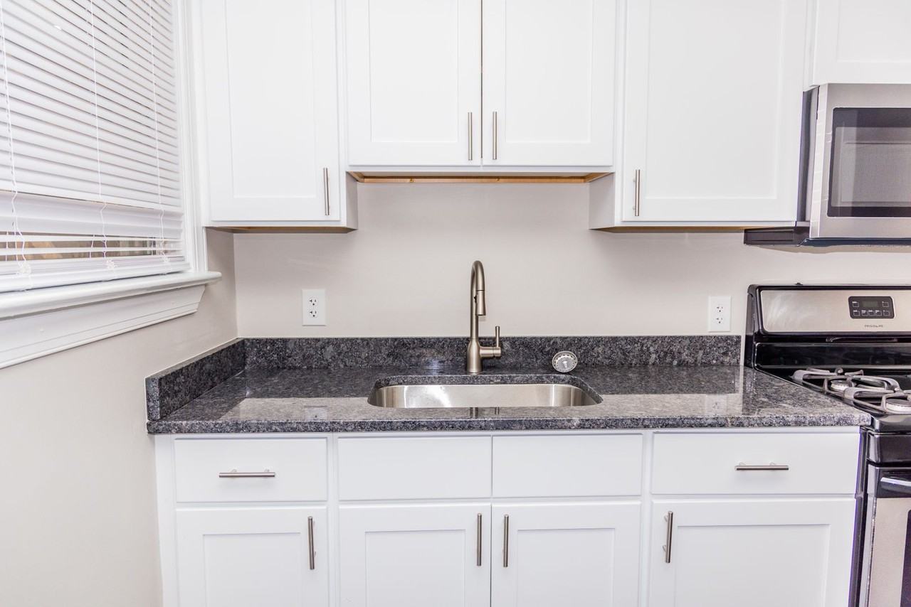 1903 Grayland Ave - Photo 3 of 19