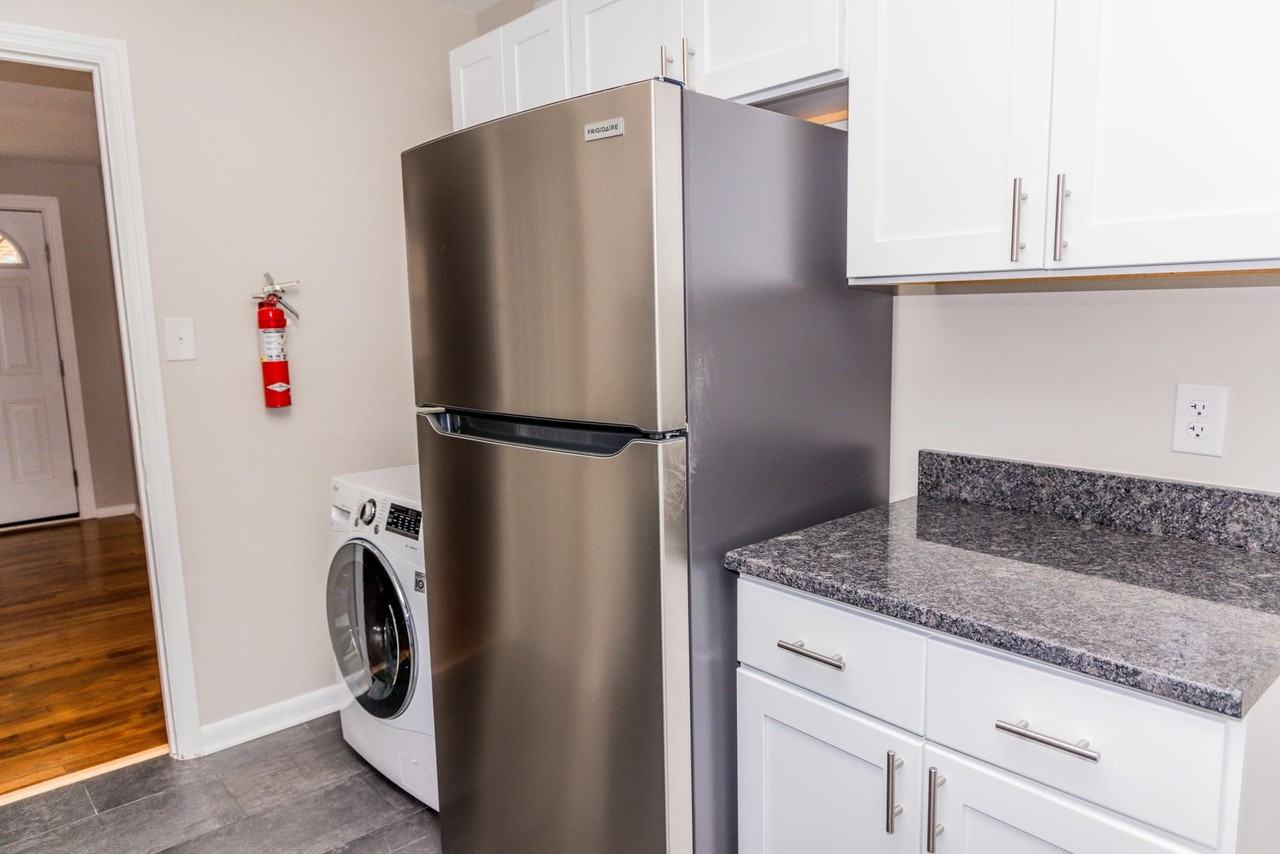 1903 Grayland Ave - Photo 5 of 19