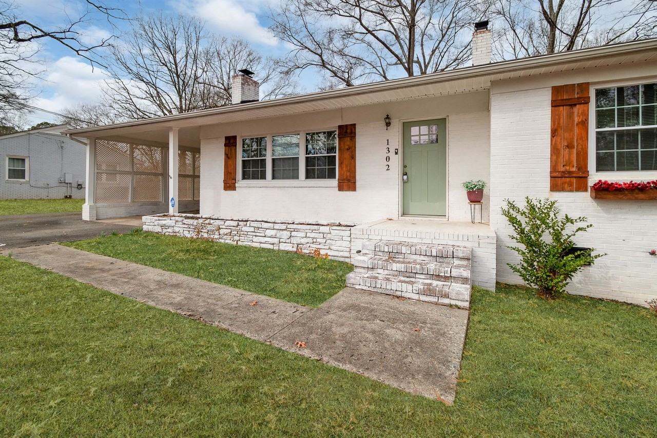 1302 Lancaster Ave - Photo 3 of 43