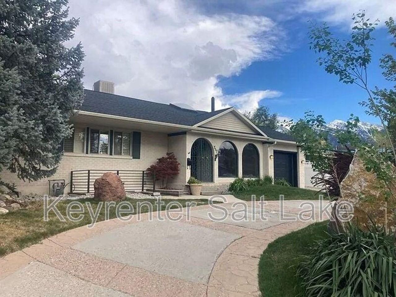 7179 S 2825 E - Photo 2 of 35