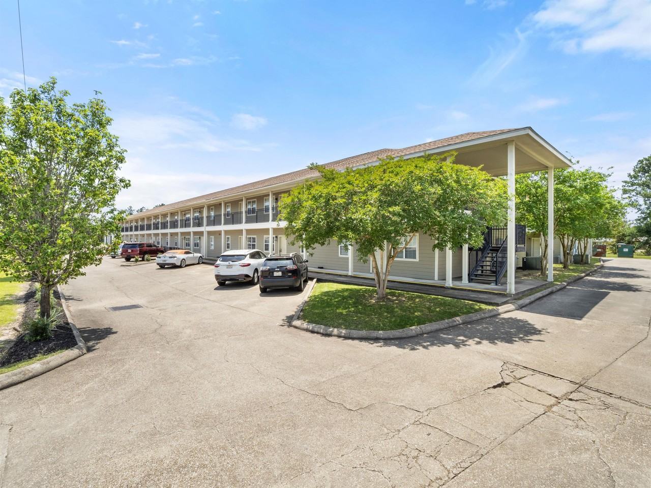 4720 Common Street - Photo 2 of 6