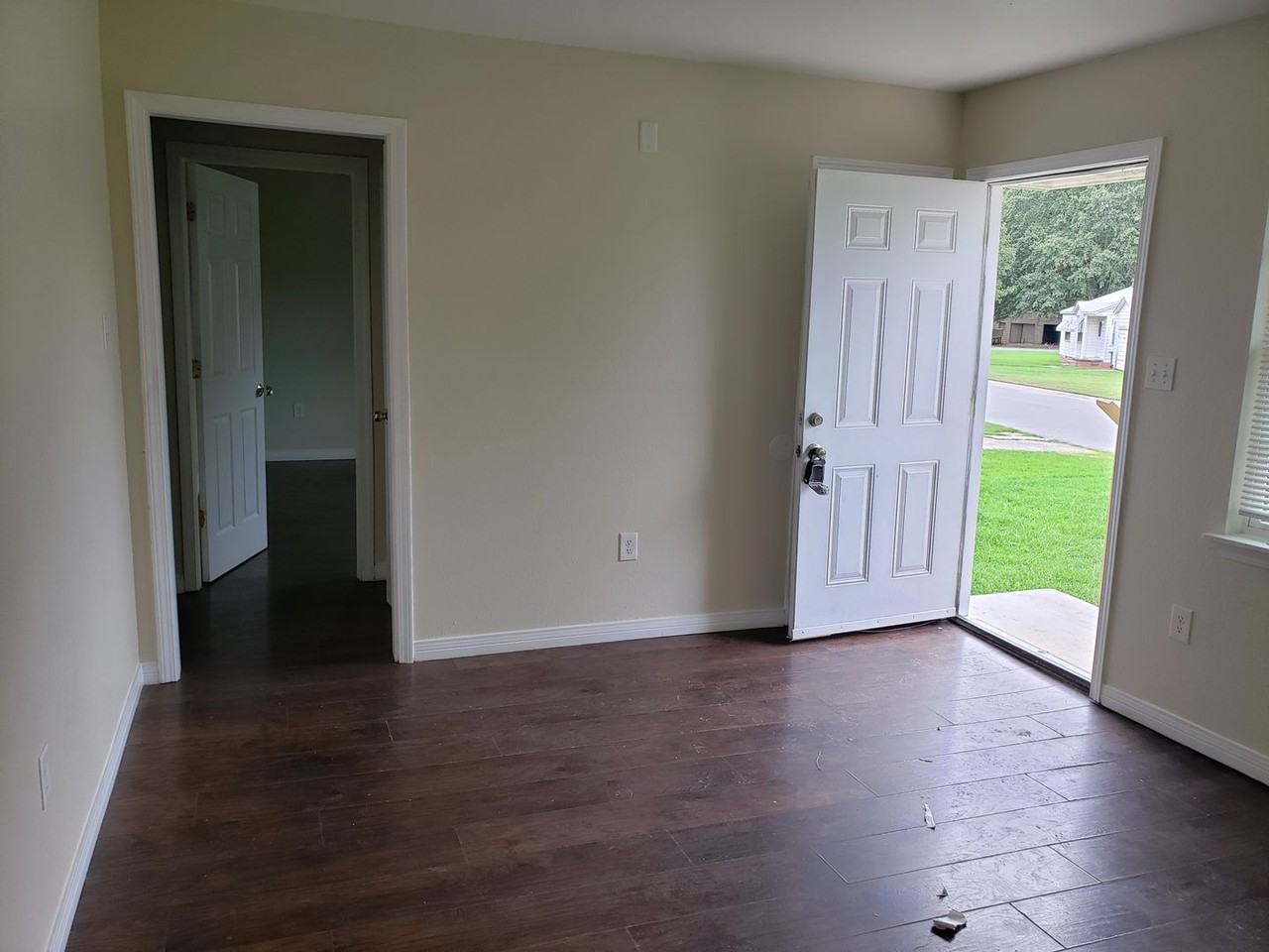 14 Rhodes Ave - Photo 4 of 15