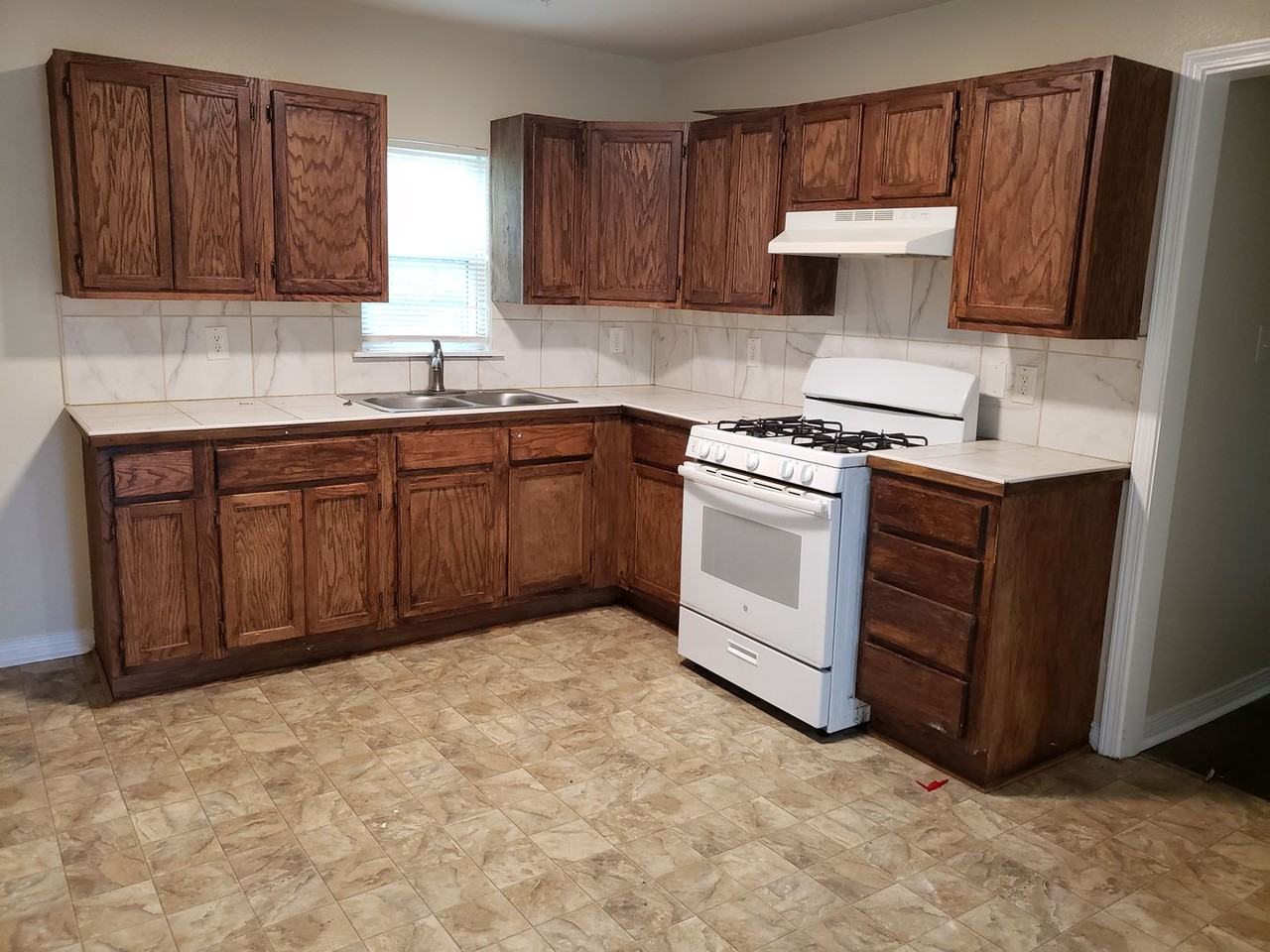 14 Rhodes Ave - Photo 5 of 15