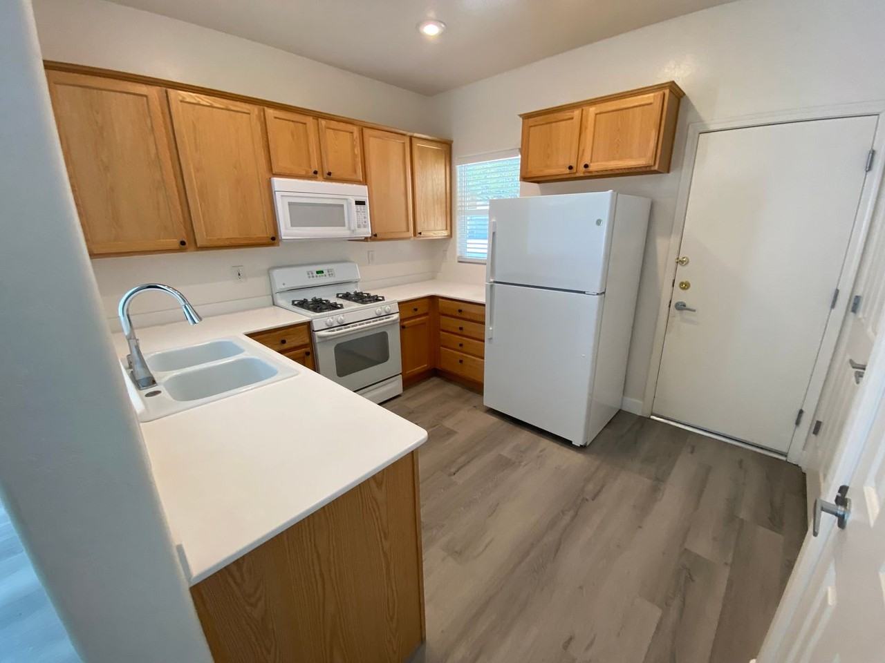 3316 Fire Eye Way - Photo 4 of 14