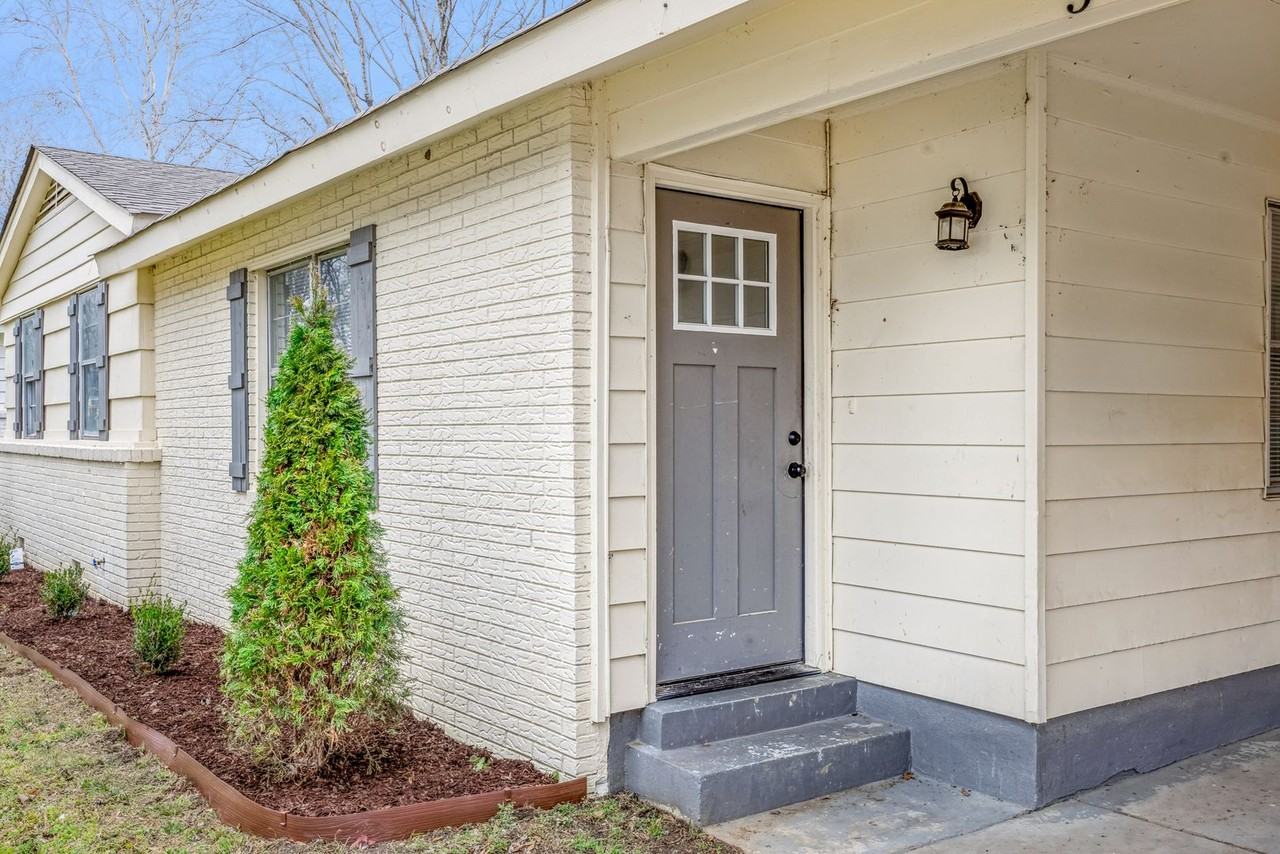 5450 Loch Lomond Rd - Photo 3 of 21